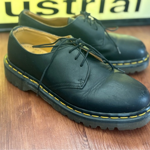 Vintage Dr. Martens Black Leather Men\'s Shoes